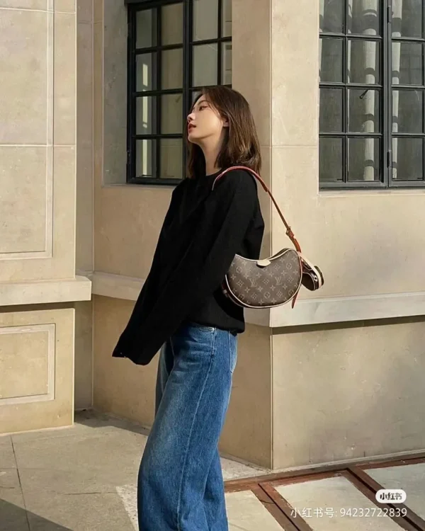 LV 新款 LV RemixCroissant MM Monogram包包-M46828：圖片 5