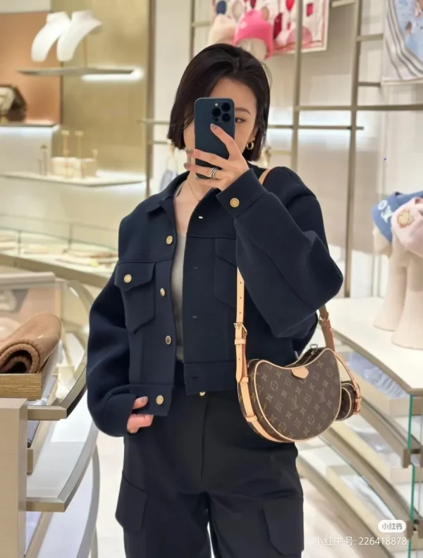 LV 新款 LV RemixCroissant MM Monogram包包-M46828：圖片 11