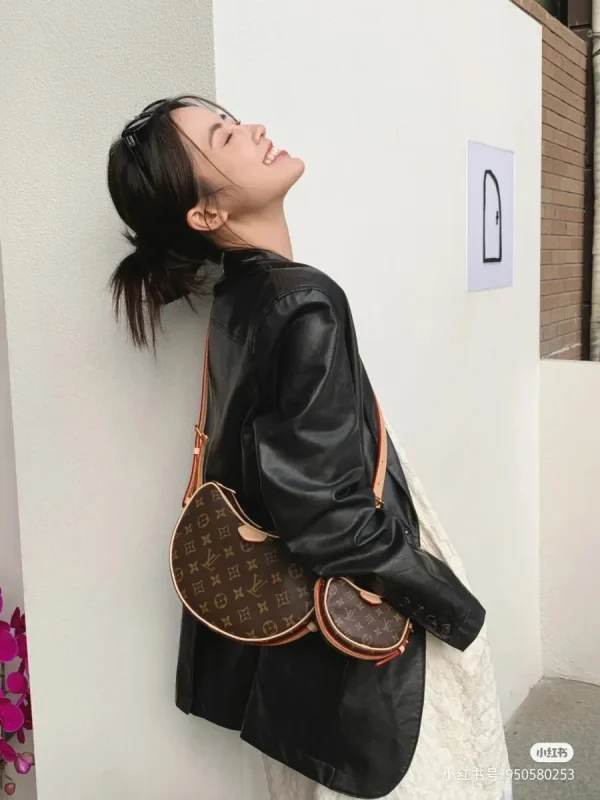 LV 新款 LV RemixCroissant MM Monogram包包-M46828：圖片 7