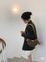 LV 新款 LV RemixCroissant MM Monogram包包-M46828：圖片 6