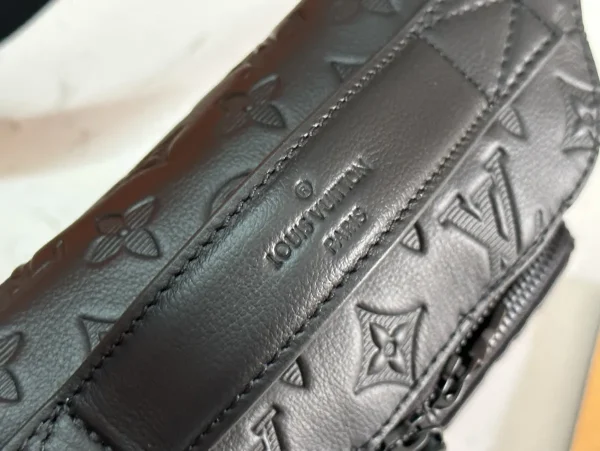 LV Rush Monogram 黑色壓花腰包 -M47058：圖片 10