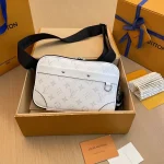 LV Alpha Messenger 男士白色印花相機袋-M31069：圖片 3