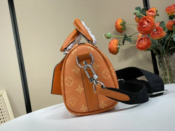 LV Keepall Bandoulière 25 男士橙色印花斜揹包-M31044：圖片 4