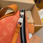 LV LV Moon 男士橙色印花斜揹包-M31029：圖片 5