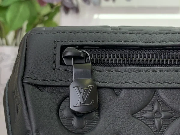 LV Messenger Voyager PM Monogram 黑色 斜揹包-M25121：圖片 11