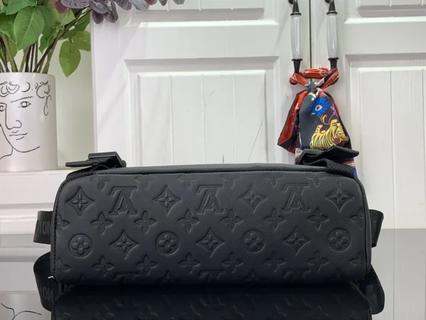 LV Messenger Voyager PM Monogram 黑色 斜揹包-M25121：圖片 9