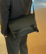LV Messenger Voyager PM Monogram 黑色 斜揹包-M25121：圖片 5