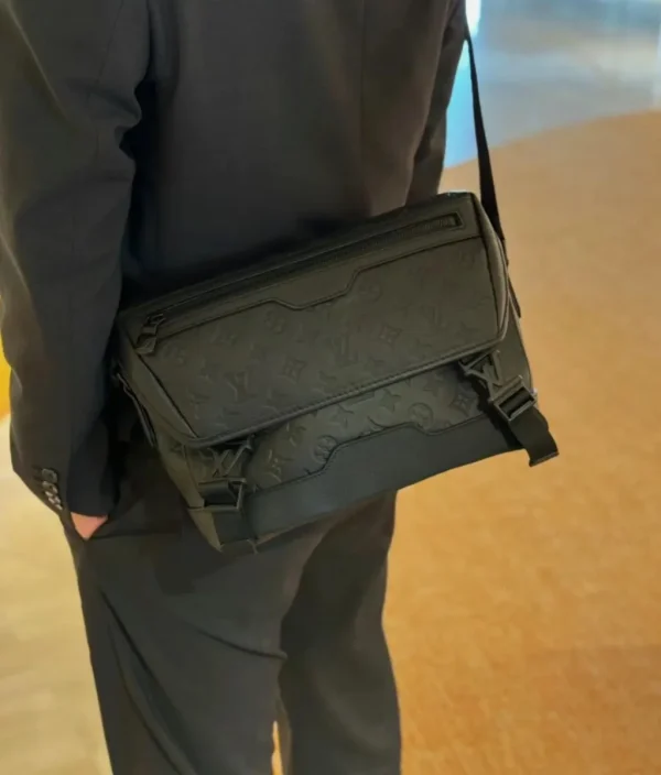 LV Messenger Voyager PM Monogram 黑色 斜揹包-M25121：圖片 5