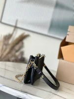 LV Liv Pochette Monogram EPI 斜挎單肩鏈條包-M83301：圖片 4