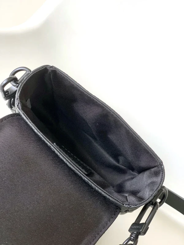 LV Pico S-Lock 男士壓花牛皮斜預袋-M83148：圖片 8
