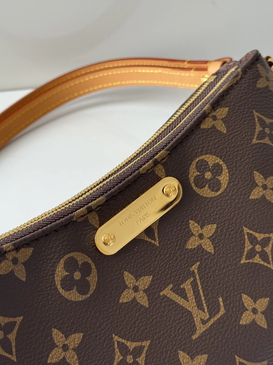 LV獨家預售Liv Pochette Monogram 鏈條麻將包-M83008 10 LV獨家預售Liv Pochette Monogram 鏈條麻將包-M83008