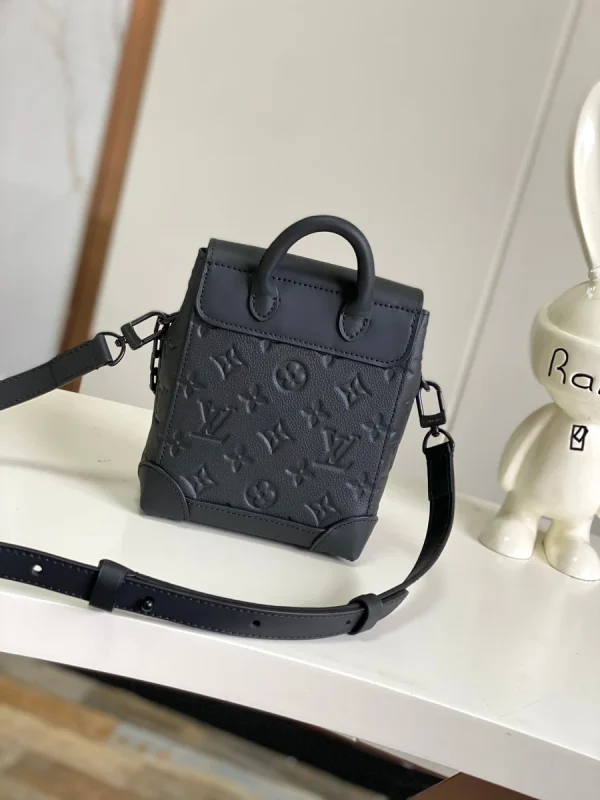 LV Nano Steamer 男士黑色壓花斜揹包-M82772：圖片 4