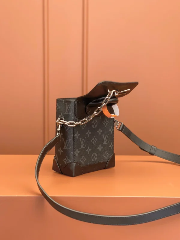LV Nano Steamer 男士壓花斜揹包-M82774：圖片 5