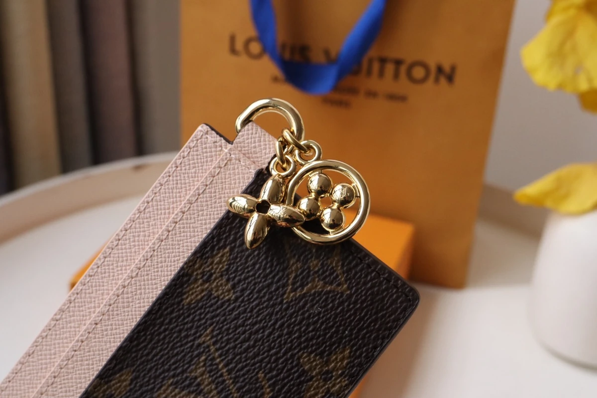 LV Charms Monogram 名片夾-M82739 6 LV Charms Monogram 名片夾-M82739