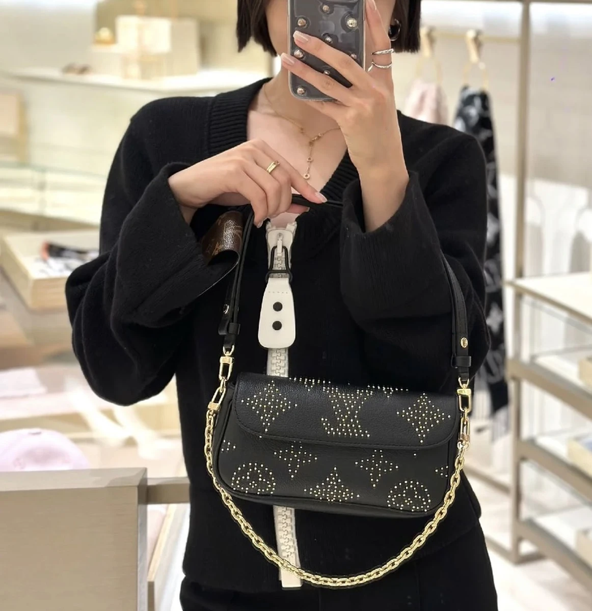 LV Wallet on Chain Ivy Monogram EPI 鏈帶錢包-M82653 3 LV Wallet on Chain Ivy Monogram EPI 鏈帶錢包-M82653