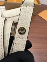 LV Wallet on Chain Ivy Monogram EPI鏈帶錢包包包-M82210：圖片 17