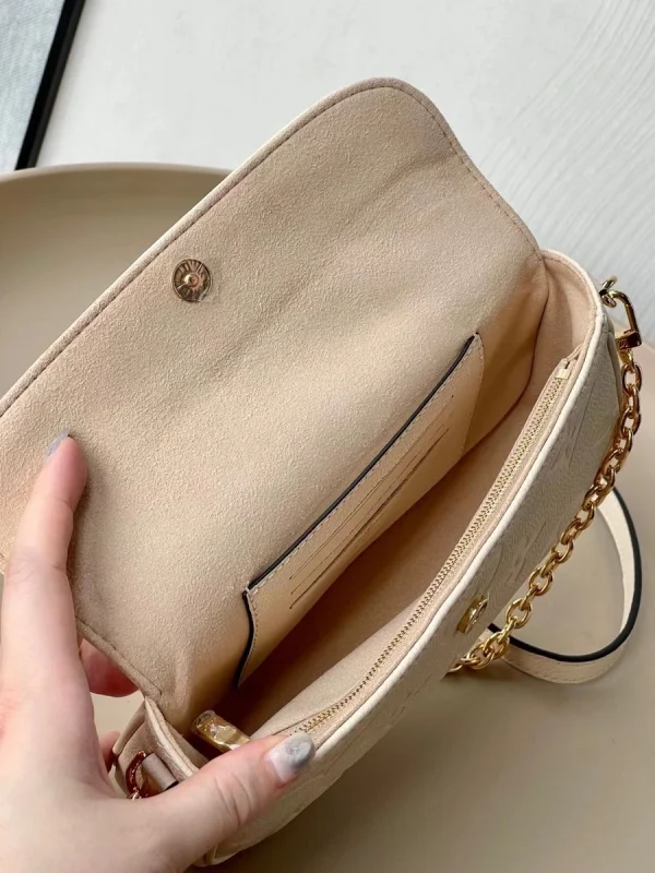 LV Wallet on Chain Ivy Monogram EPI鏈帶錢包包包-M82210：圖片 7