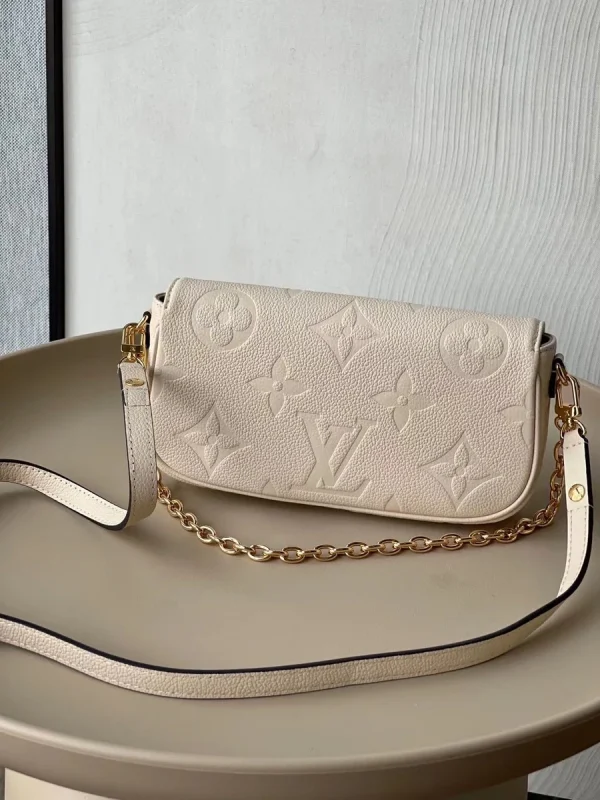 LV Wallet on Chain Ivy Monogram EPI鏈帶錢包包包-M82210：圖片 10
