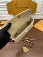 LV Wallet on Chain Ivy Monogram EPI鏈帶錢包包包-M82210：圖片 11
