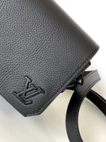 LV 翻蓋隨身穿戴式斜揹包-M82085：圖片 7