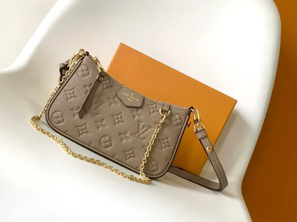 LV Easy Pouch On Strap Monogram EPI 鏈條腋下包包包-M81862：圖片 2