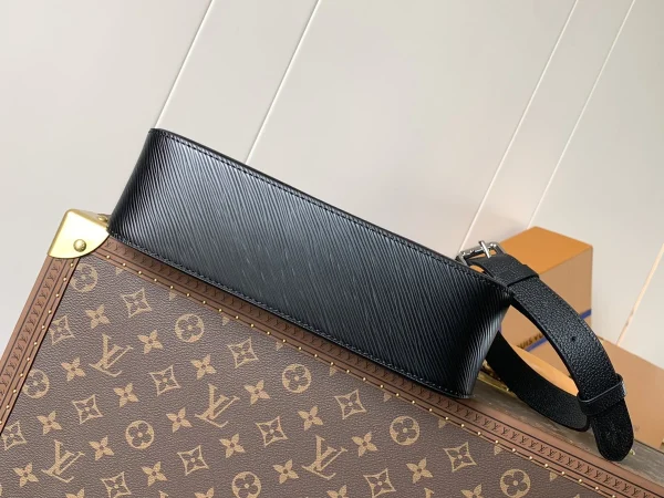 LV Marelle EPI 腋下 鏈條肩揹包-M80689：圖片 8