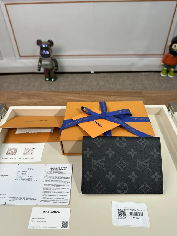 LV 男士牛皮黑花照封套 -M64501：圖片 2