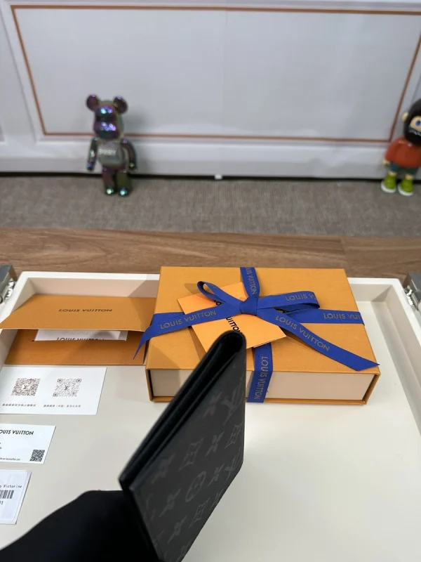 LV 男士牛皮黑花照封套 -M64501：圖片 6