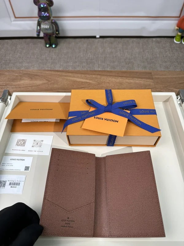 LV 可個人化訂製護照封套-M64502：圖片 8