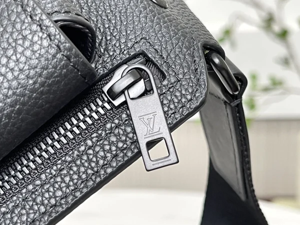 LV Takeoff 男士粒面牛皮斜揹包-M57081：圖片 8