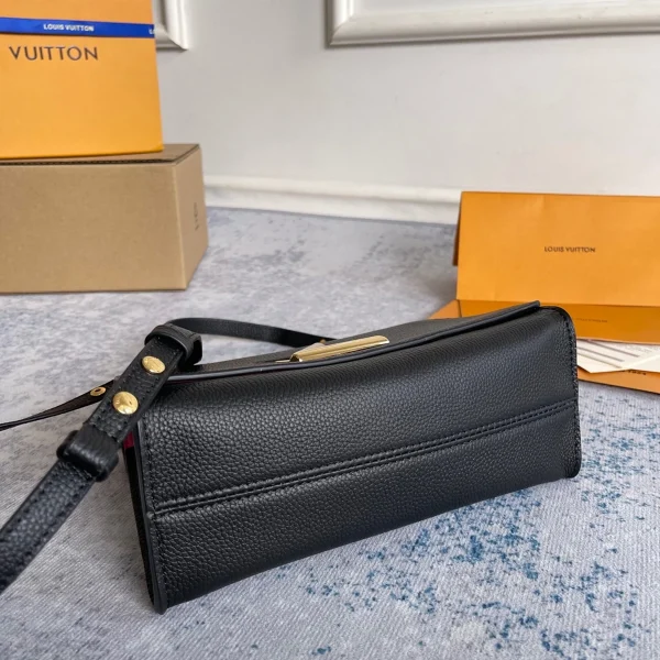 LV Twist One Handle PM Taurillon 斜挎包-M57093：圖片 8