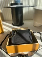 LV Mini Dauphine系列 EPI 鏈條包包-M55964：圖片 4