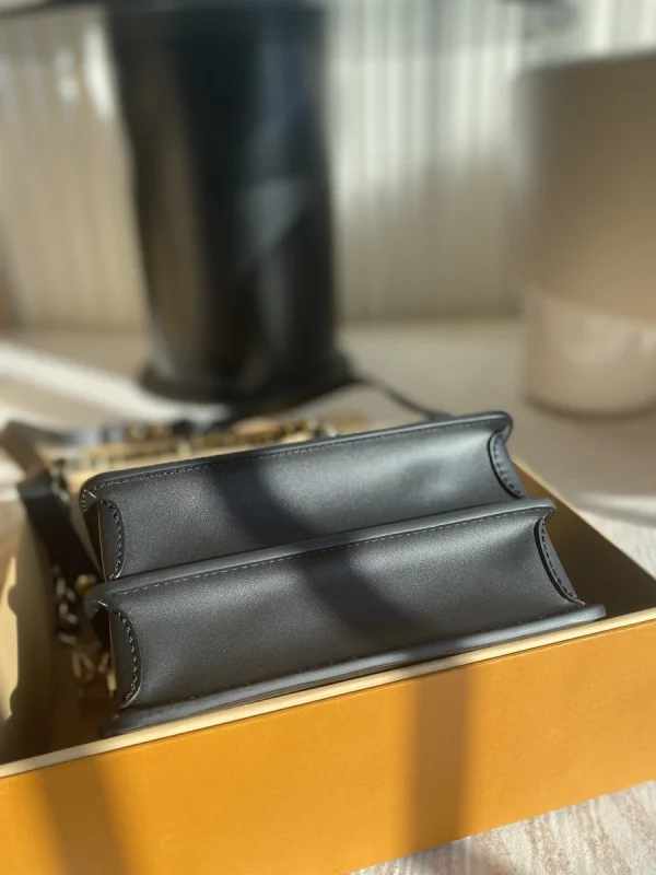 LV Mini Dauphine系列 EPI 鏈條包包-M55964：圖片 6
