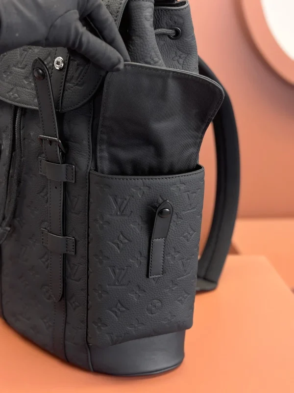 LV Christopher MM 中號牛皮男士壓花背包-M55699：圖片 8