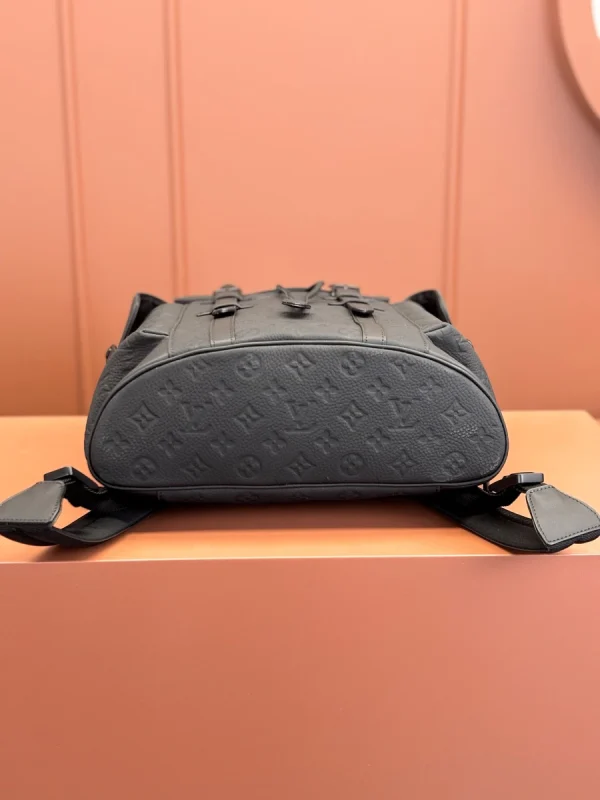 LV Christopher MM 中號牛皮男士壓花背包-M55699：圖片 10