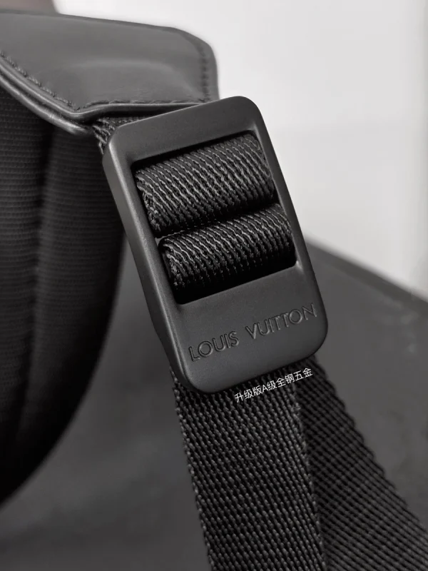 LV Christopher MM 中號牛皮男士壓花背包-M55699：圖片 17