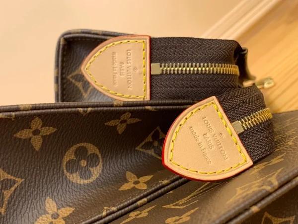 LV Trio Toilet Pouch Monogram 手拿系列 收納包-M47195：圖片 8