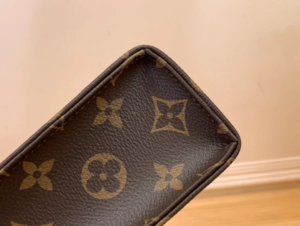 LV Trio Toilet Pouch Monogram 手拿系列 收納包-M47195：圖片 10