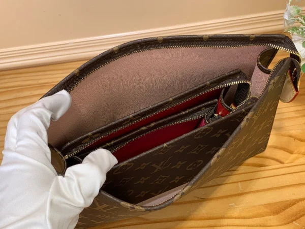 LV Trio Toilet Pouch Monogram 手拿系列 收納包-M47195：圖片 6