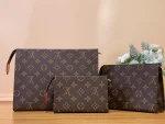 LV Trio Toilet Pouch Monogram 手拿系列 收納包-M47195：圖片 2