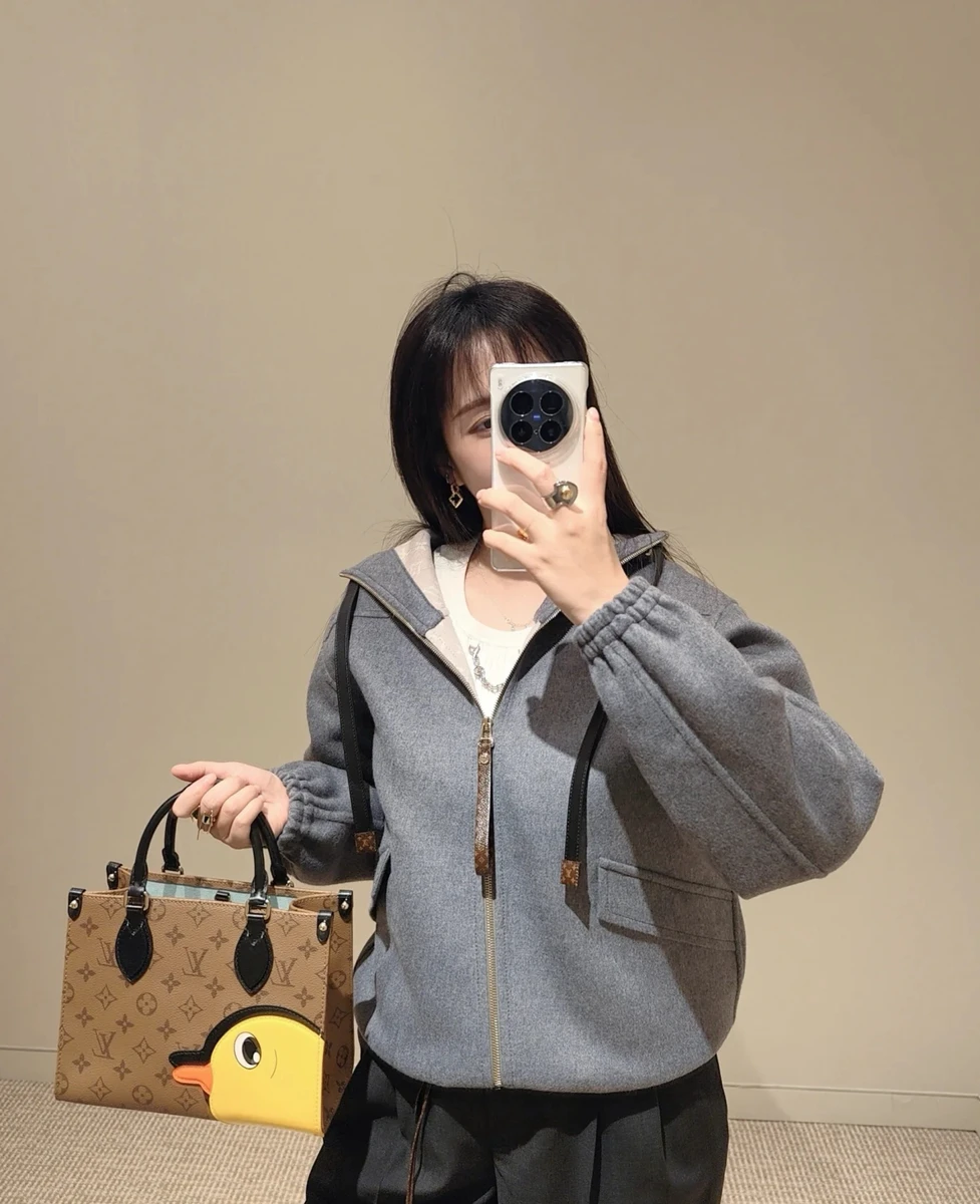 LV OnTheGo PM Monogram+趣味小鴨 雙手提托特包 -M47199 7 LV OnTheGo PM Monogram+趣味小鴨 雙手提托特包 -M47199