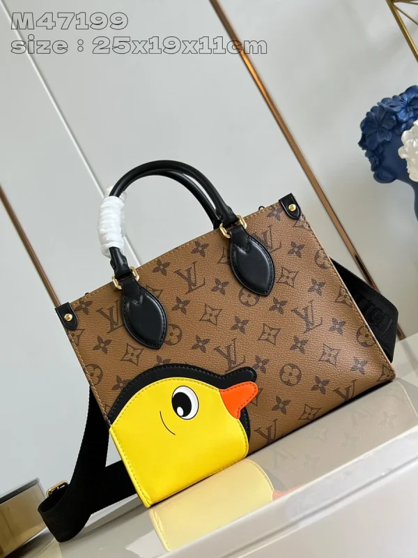 LV OnTheGo PM Monogram+趣味小鴨 雙手提托特包 -M47199：圖片 12