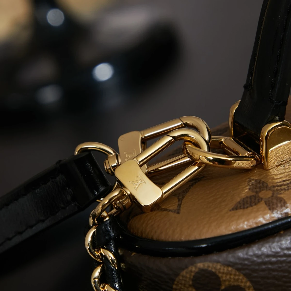 LV Vanity Chain Pouch Monogram 化妝箱 化妝包袋-M47125