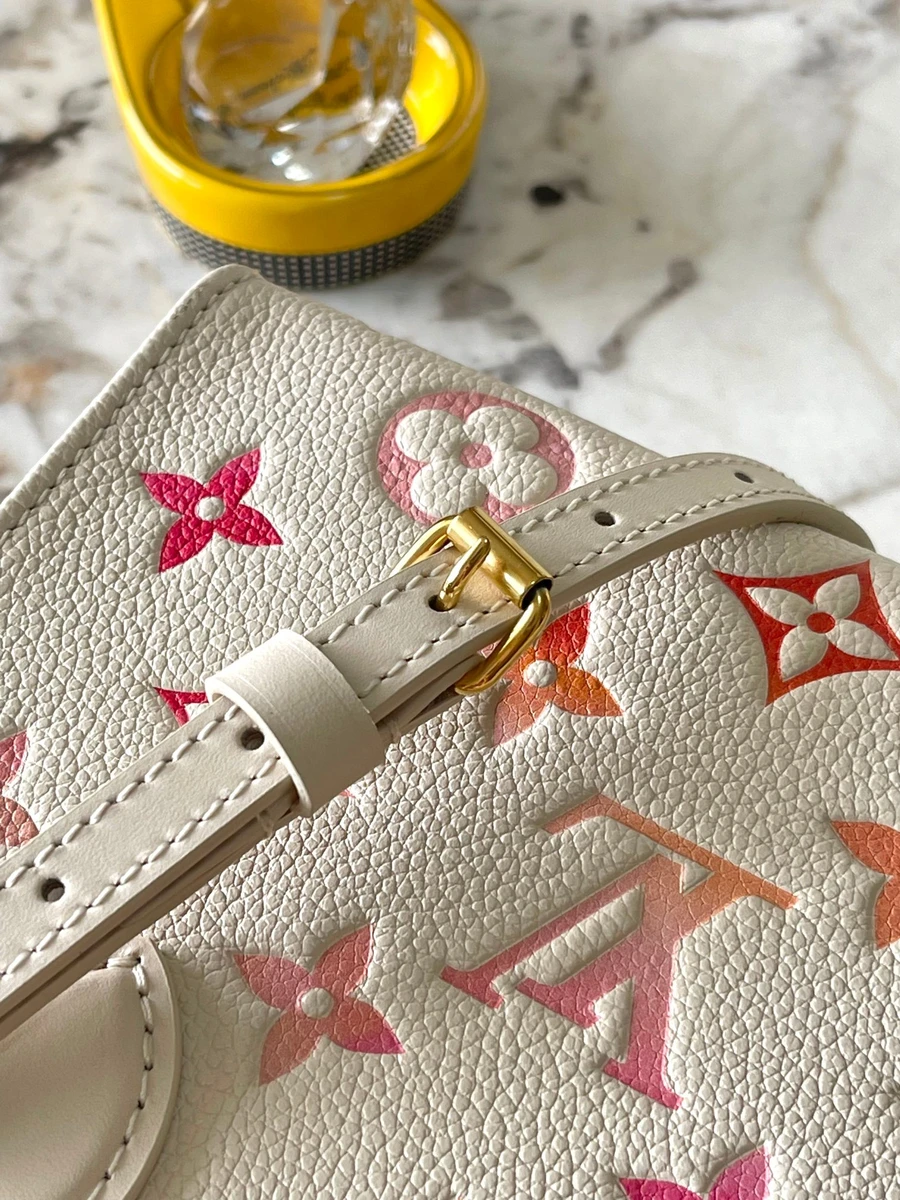 LV OnTheGo BB Monogram EPI 手提托特包購物包包-M47115 18 LV OnTheGo BB Monogram EPI 手提托特包購物包包-M47115