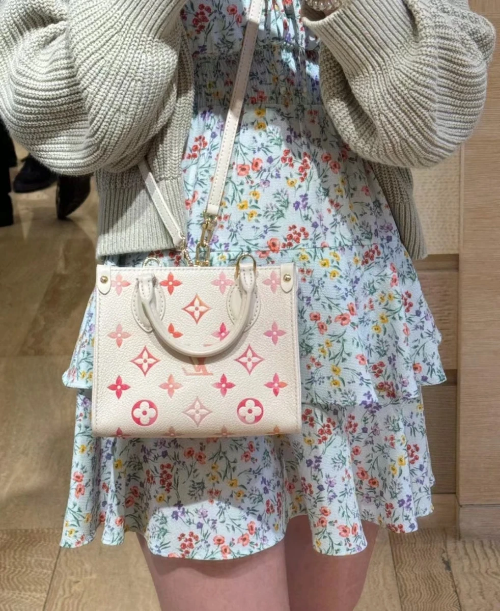 LV OnTheGo BB Monogram EPI 手提托特包購物包包-M47115 5 LV OnTheGo BB Monogram EPI 手提托特包購物包包-M47115