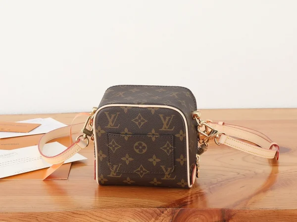 LV Just In Case Monogram 鏈條斜揹包-M47096：圖片 4