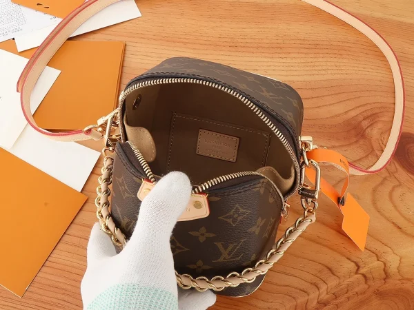 LV Just In Case Monogram 鏈條斜揹包-M47096：圖片 6