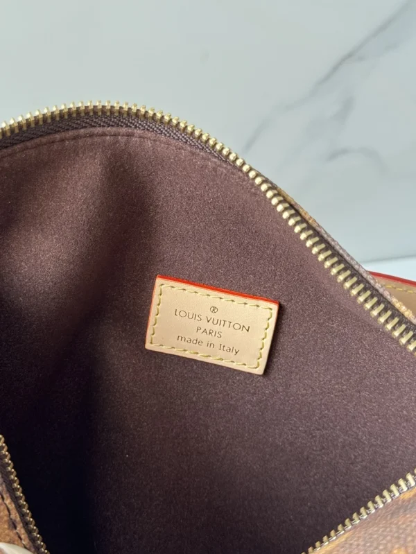 LV Flight Mode 系列Side Trunk MM Monogram 四方斜揹包-M47085：圖片 13