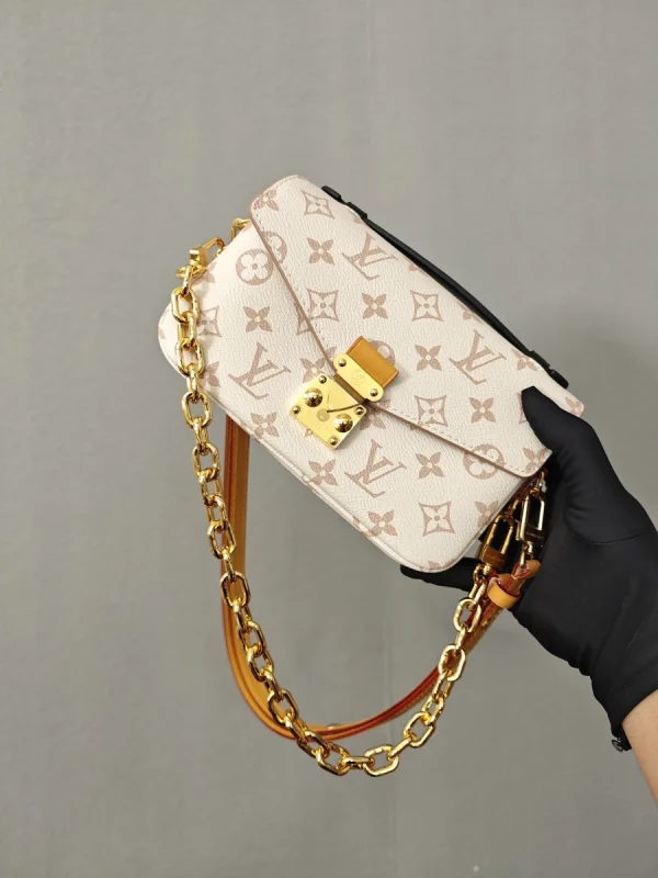 LV Pochette Métis East West Monogram Dune 鏈條麻將包-M46914：圖片 2