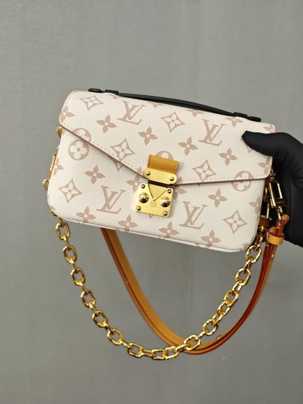 LV Pochette Métis East West Monogram Dune 鏈條麻將包-M46914：圖片 3